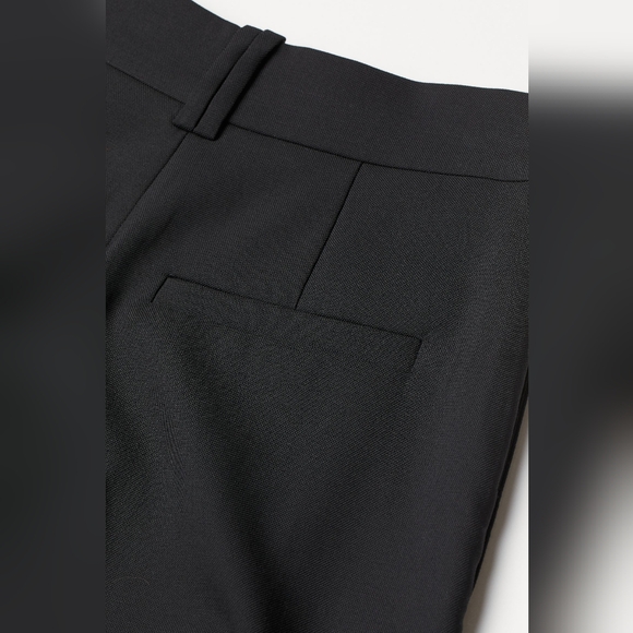 H&M Premium Selection Pure Wool Dress Shorts - Picture 2 of 6